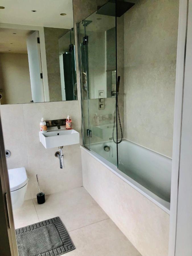 Luxury 2 Bedroom Apartment 20 Min From Central London Exterior photo